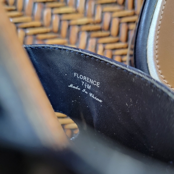 Donald Pliner Patent Leather Sandals - Picture 3 of 7